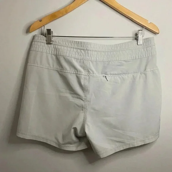 Athletic worksLight Grey shortslight weight fabricmedium - Picture 3 of 8